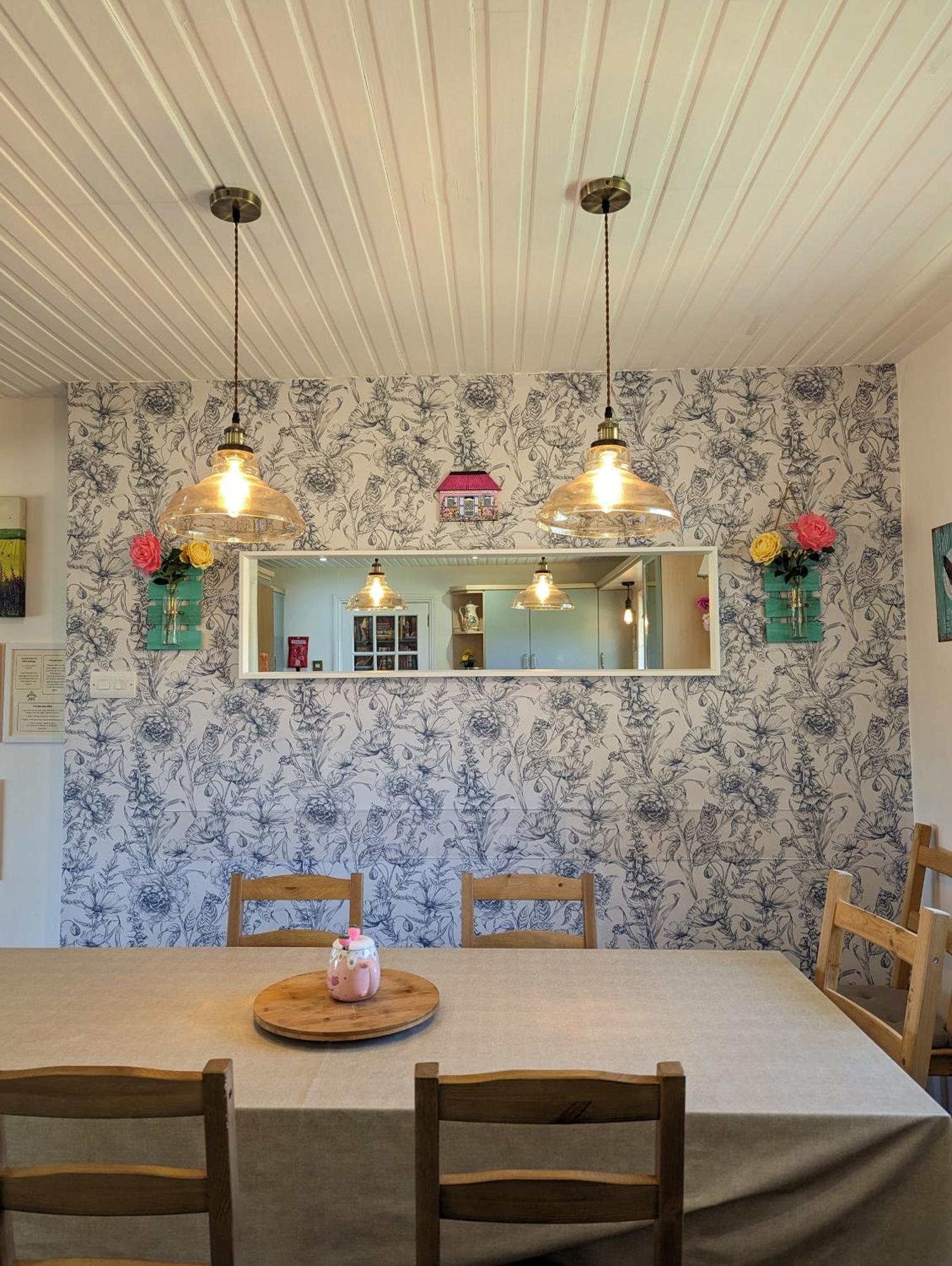 Finn Village "Mountain View Cottage" Private Garden, 9-Seater Hot Tub, Firepit & Pizza Stove Drymen Exterior foto